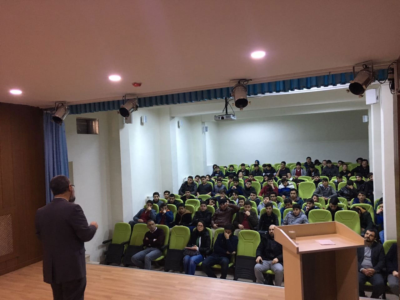 HAYATINI ANLAMLANDIR `HAYDİ ÖĞRENCİLER KİTAP OKUMAYA`