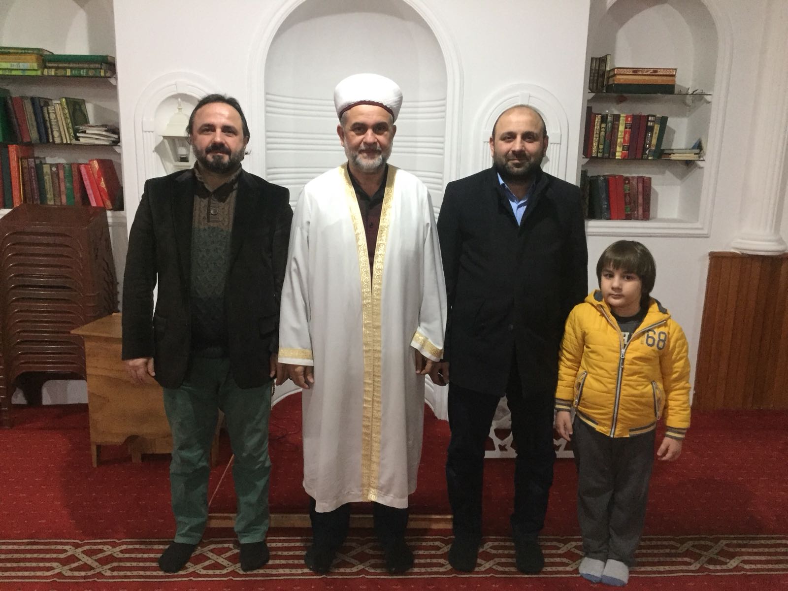 BİR CAMİYE DAHA GİRDİK ELHAMDULİLLAH