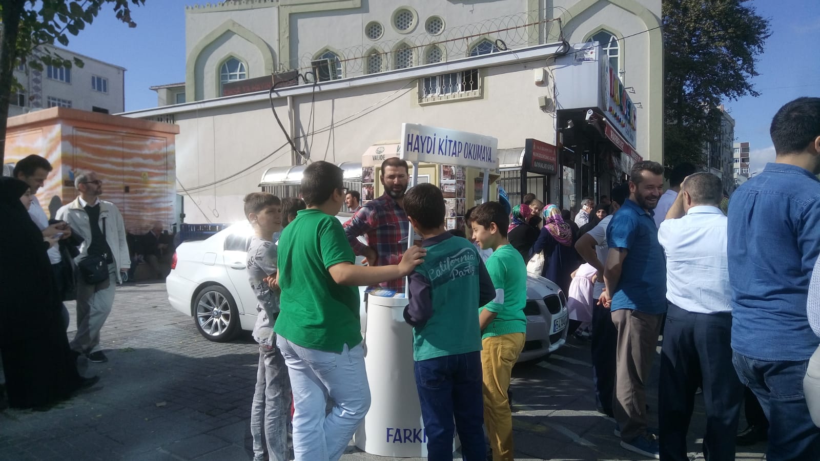 ÜCRETSİZ KİTAP OKUMAK İSTER MİSİNİZ ?