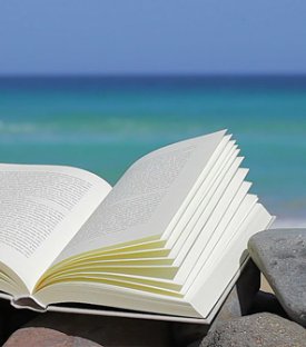 ALIR GÖTÜRÜR SENİ BİR KİTAP!