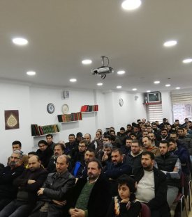 Kitap Okumayan Çok Zeki Bir Çocuk Bir Gün Duvara Toslar