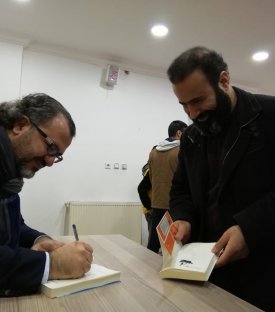 Kitap Okumayan Çok Zeki Bir Çocuk Bir Gün Duvara Toslar