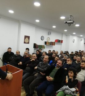 Kitap Okumayan Çok Zeki Bir Çocuk Bir Gün Duvara Toslar