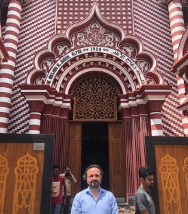 SRİ-LANKA’DA MÜSLÜMAN OLMAK YA DA PUTLAR ARASINDA KULLUKTA SEBAT ETMEK