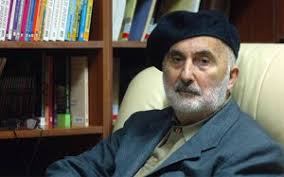 Hekimoğlu İsmail (Astsubay, yazar, gazeteci, köşe yazarı. Asıl adı Ömer Okçu.)